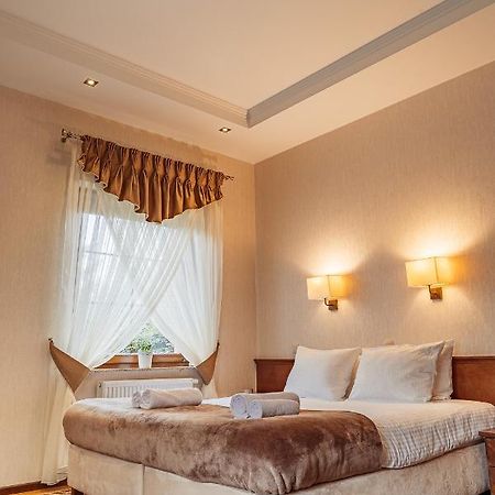 Hotel Dwor Choiny Kazimierówka Exteriér fotografie