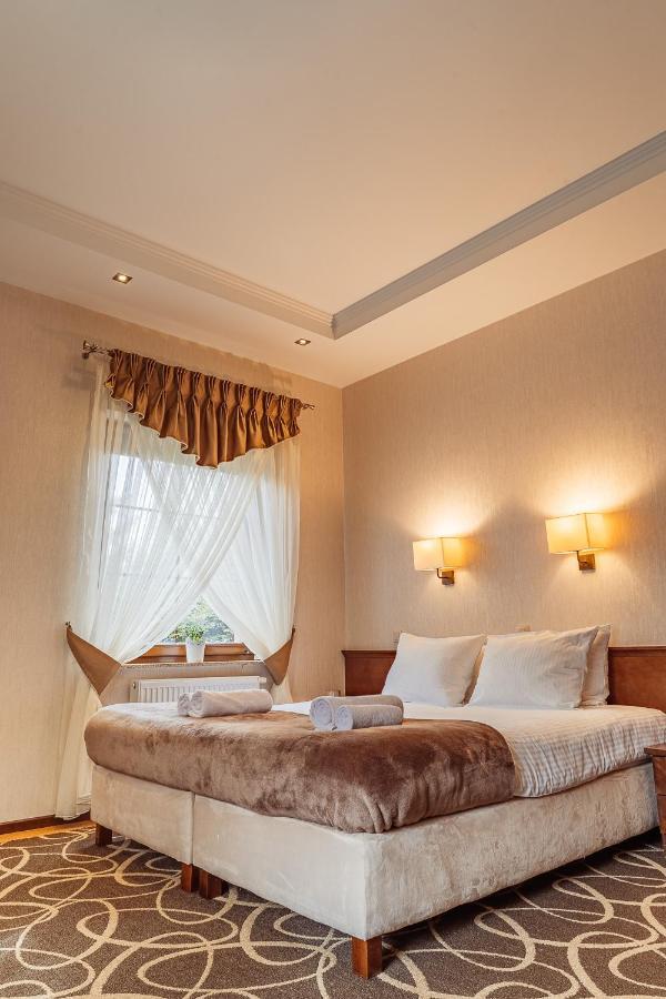 Hotel Dwor Choiny Kazimierówka Exteriér fotografie
