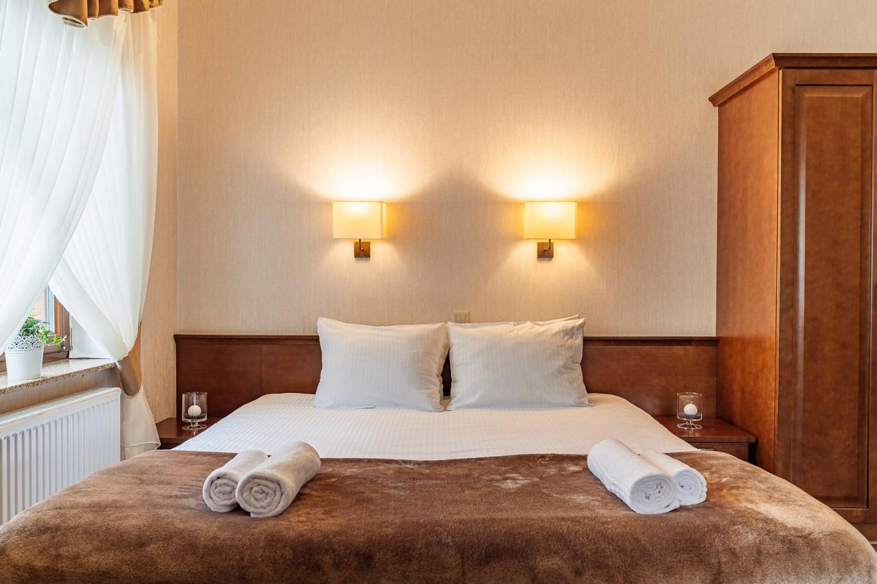 Hotel Dwor Choiny Kazimierówka Exteriér fotografie