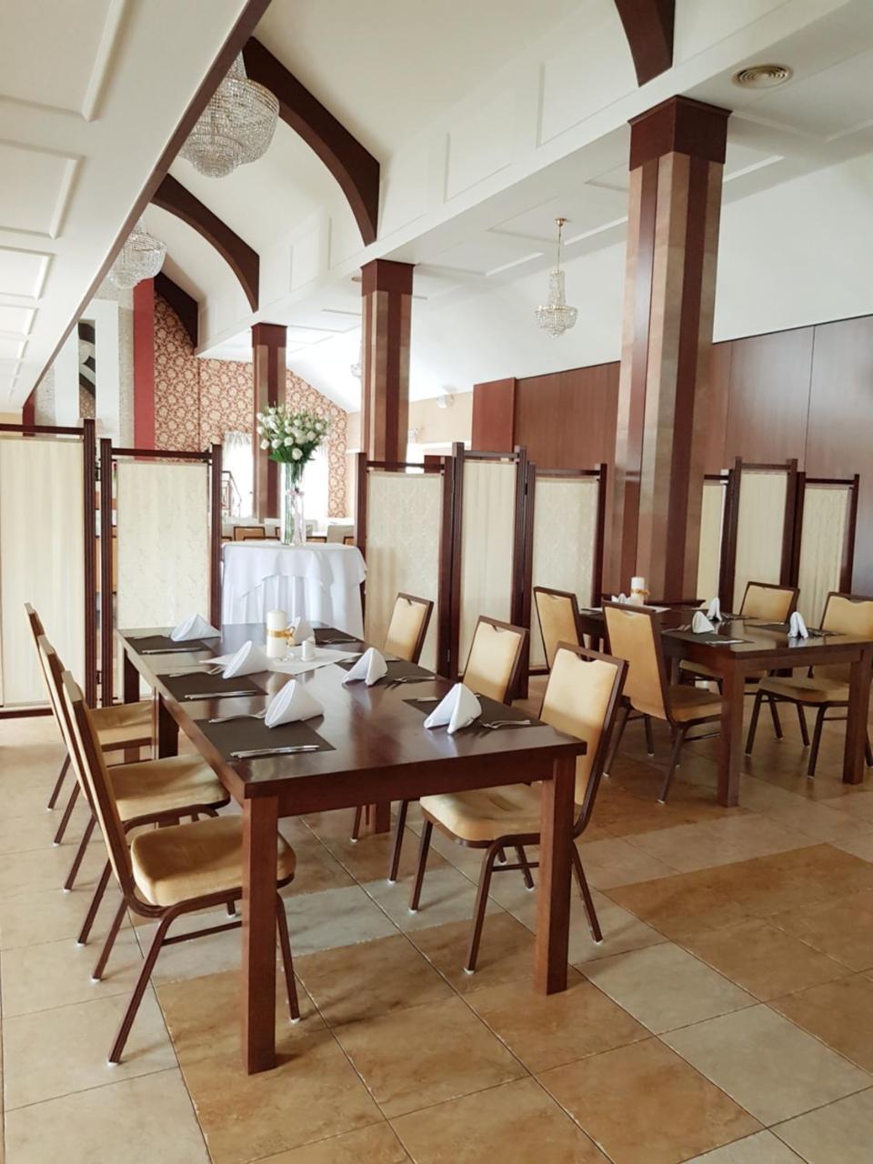 Hotel Dwor Choiny Kazimierówka Exteriér fotografie