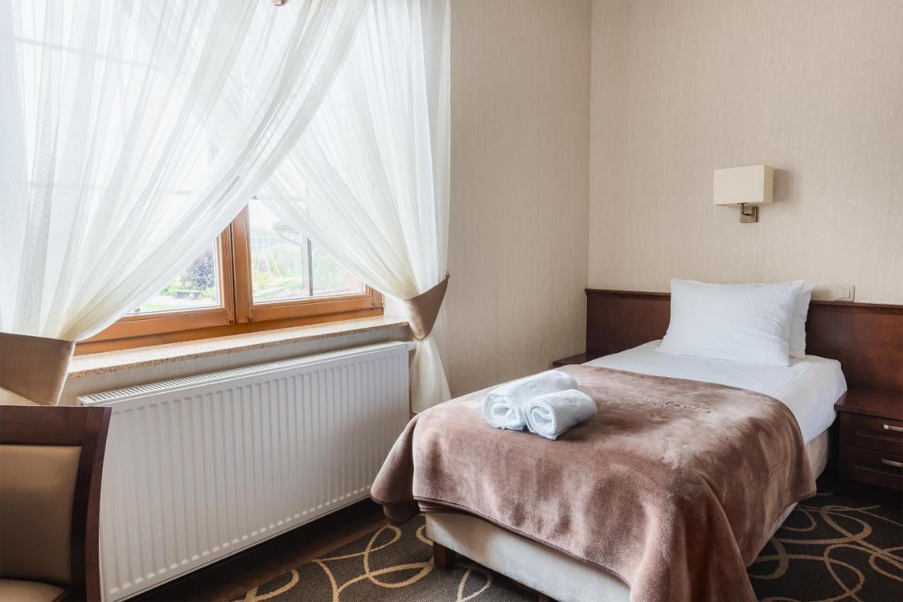 Hotel Dwor Choiny Kazimierówka Exteriér fotografie